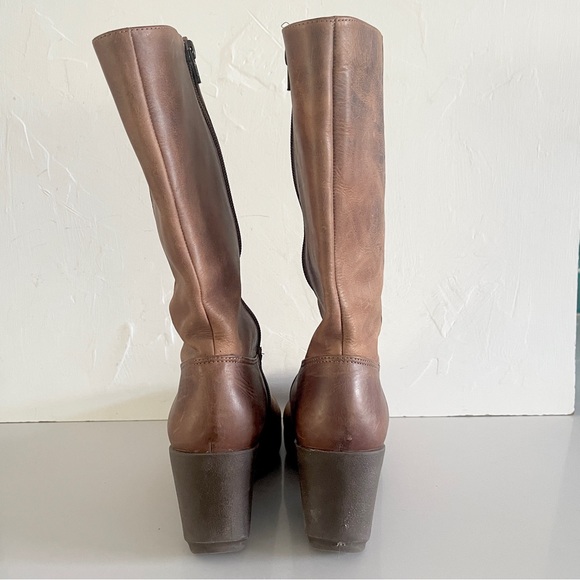 Alanni Leather Boot in a Beautiful Cognac Color, Size 7.5. - Picture 3 of 6